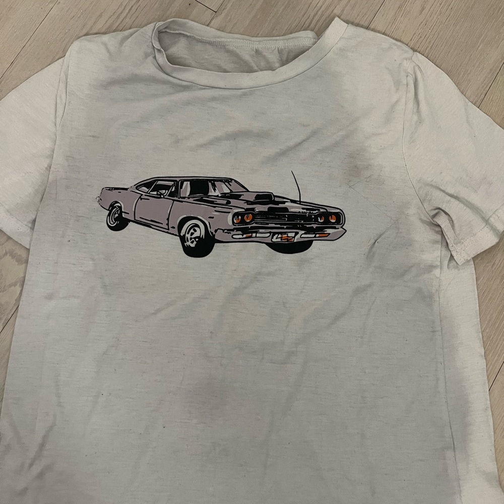 White car t-shirt